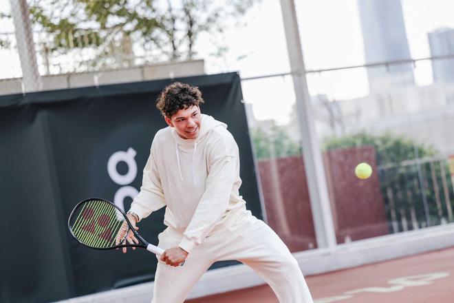 充满力量和 充满力量和